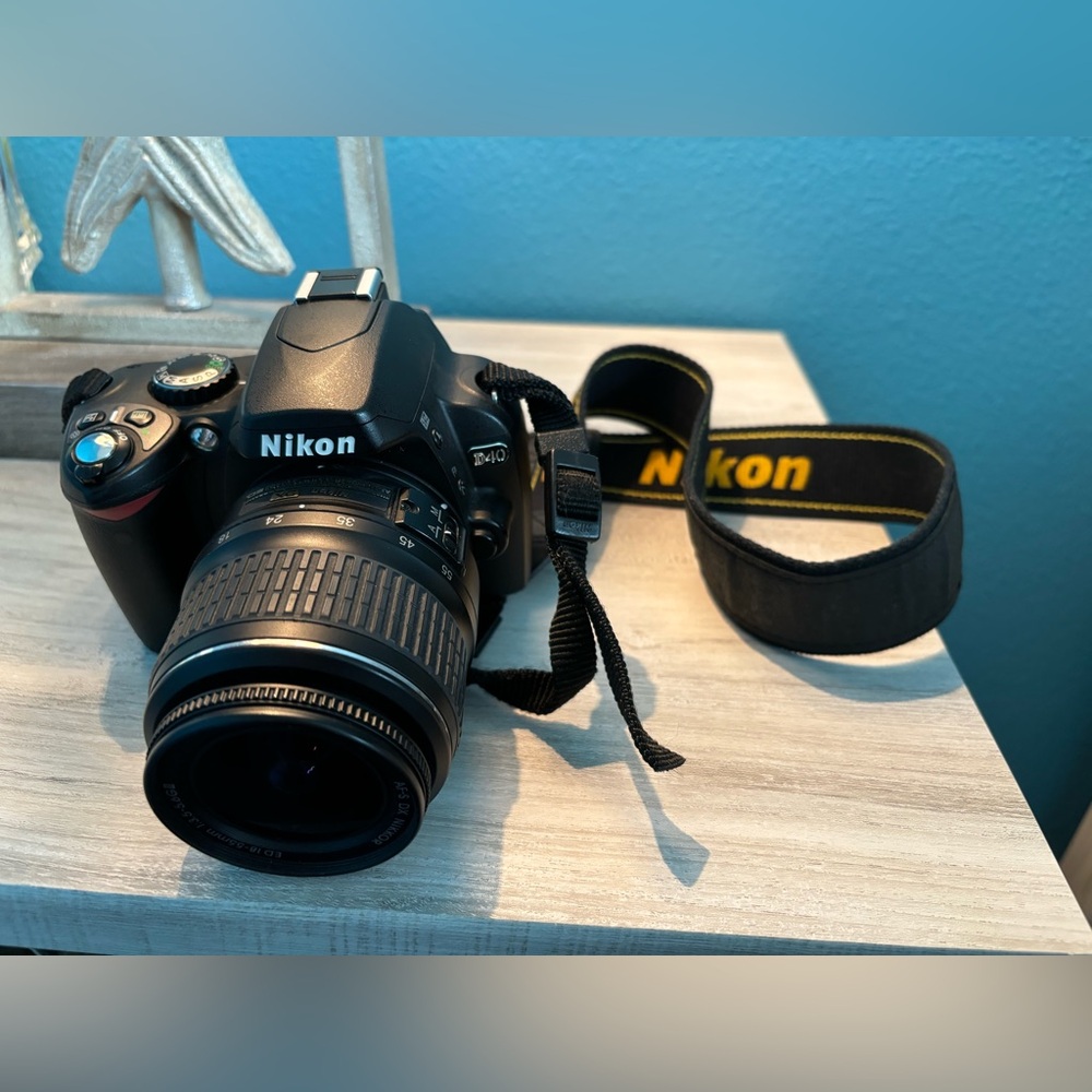 Nikon D40 ED 18-55 mm with bag and accessories
